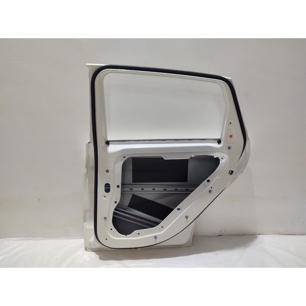 Porta Traseira Direita Mercedes B200 2015 C/ Detalhe Traseira Direita Branco