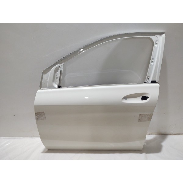 Porta Dianteira Esquerda Mercedes B200 2015 Dianteira Esquerda Branco