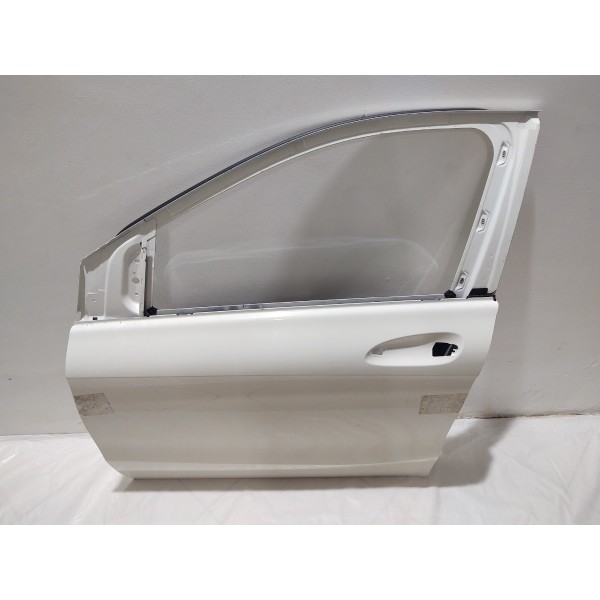 Porta Dianteira Esquerda Mercedes B200 2015 Dianteira Esquerda Branco