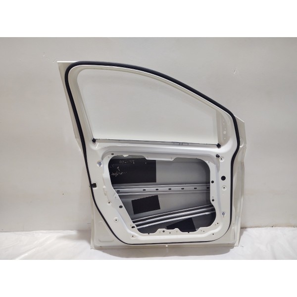 Porta Dianteira Esquerda Mercedes B200 2015 Dianteira Esquerda Branco