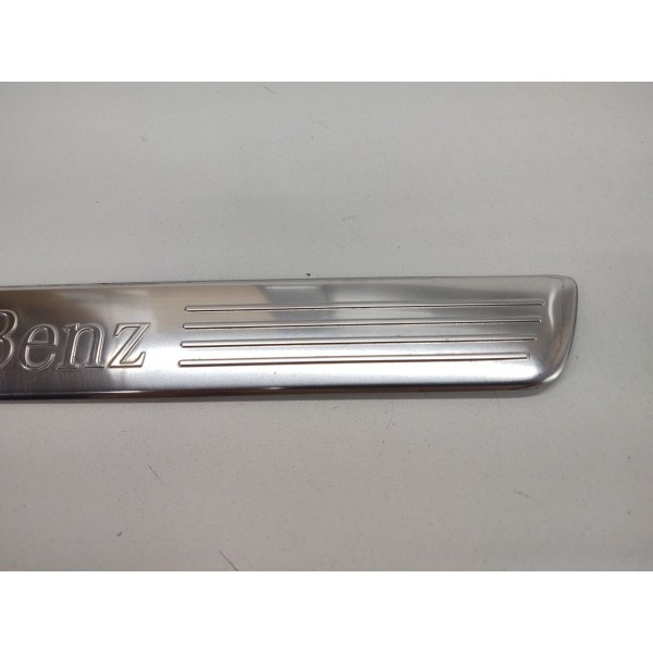 Soleira Porta Dianteira Esquerda Mercedes B200 2015