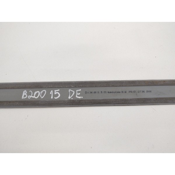 Soleira Porta Dianteira Esquerda Mercedes B200 2015