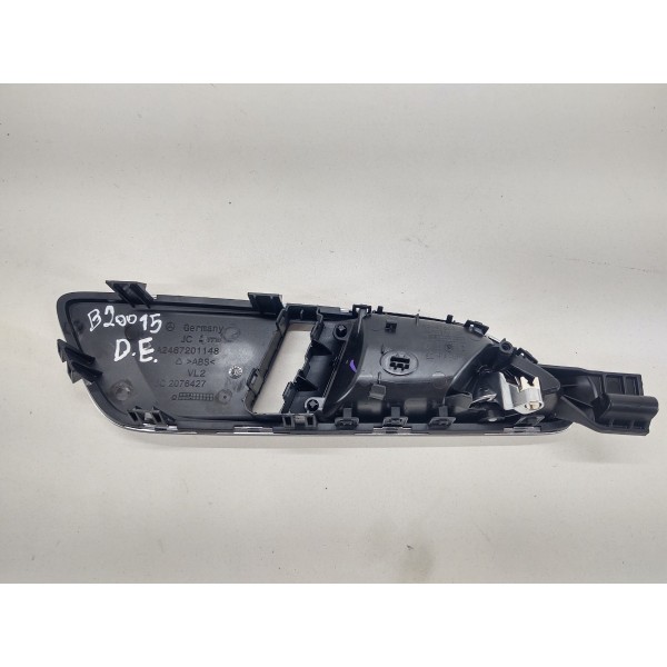 Maçaneta Interna Dianteira Esquerda Mercedes B200 2015 Dianteira