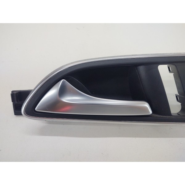 Maçaneta Interna Dianteira Esquerda Mercedes B200 2015 Dianteira