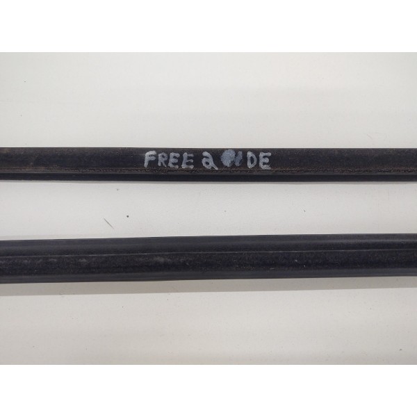 Pestana Porta Dianteira Esquerda Freelander 2 2008